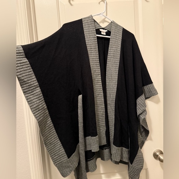 One size poncho sweater - Picture 4 of 4